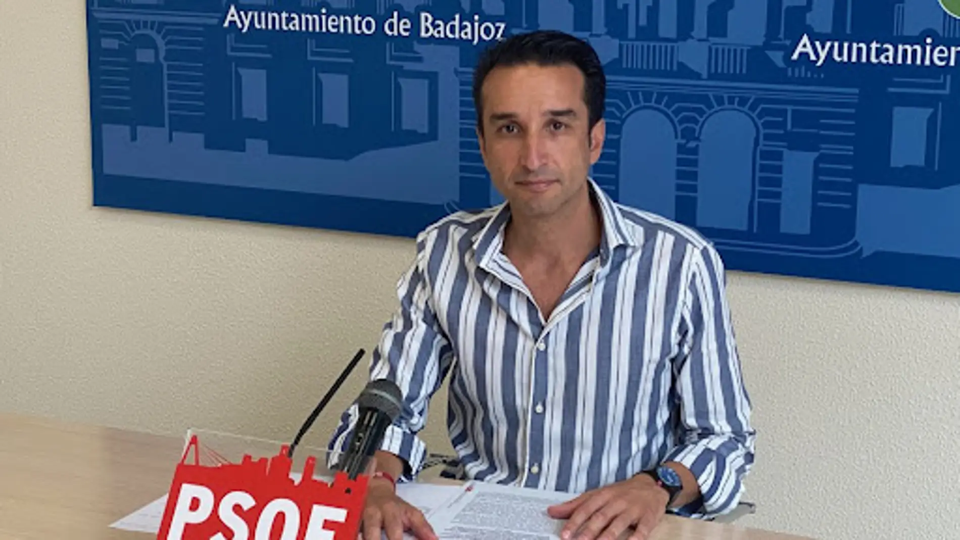 El PSOE de Badajoz pide al concejal de Deportes que pida al alcalde un cambio de delegación o que deje el ayuntamiento