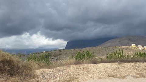 puig campana finestrat nuboso