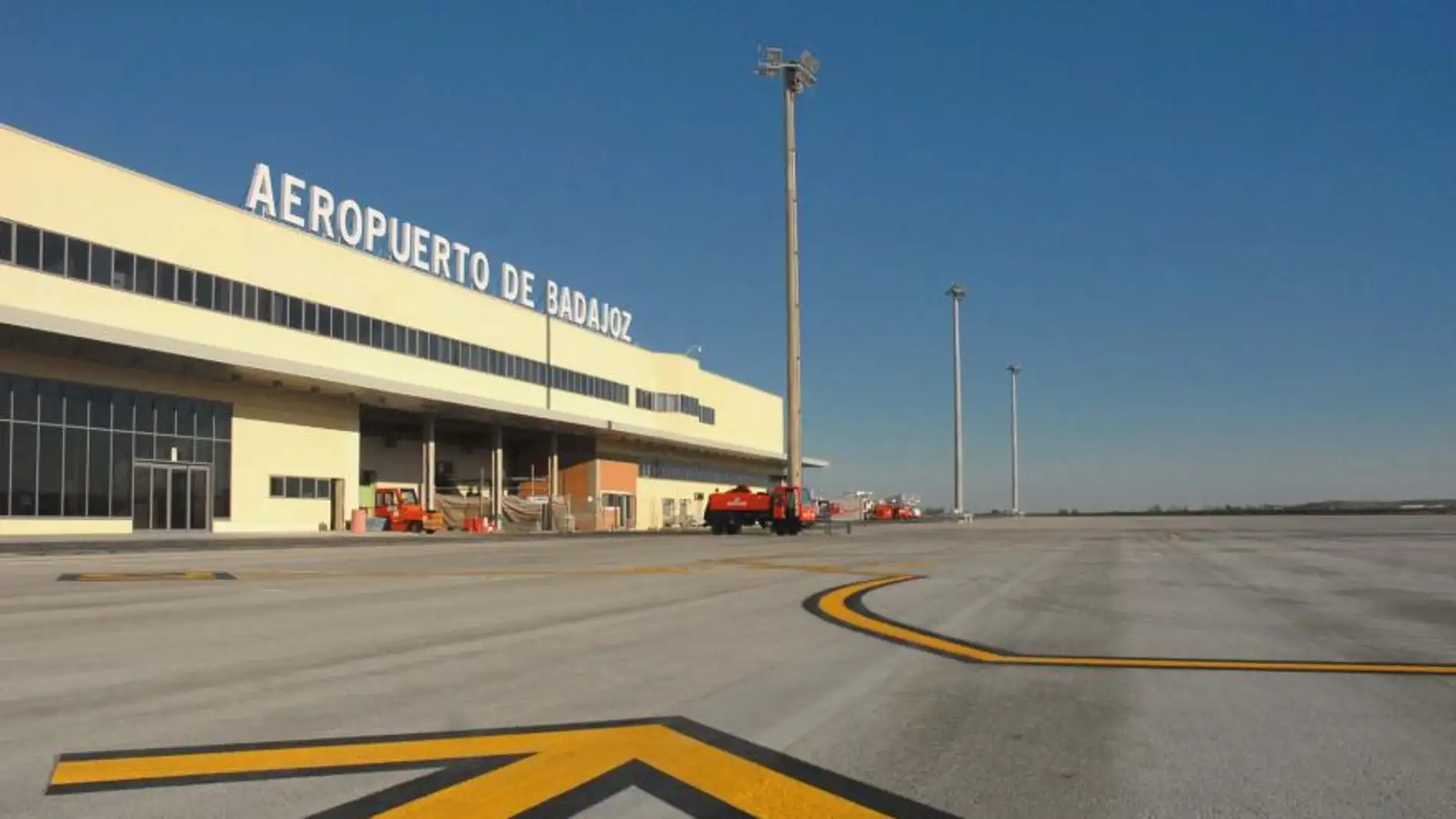Rechazada una propuesta del PP que instaba a la Junta a solicitar la recuperación de todos los vuelos en Extremadura