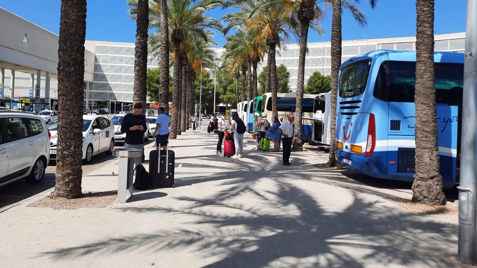 Llegada de turistas al aeropuerto de Palma