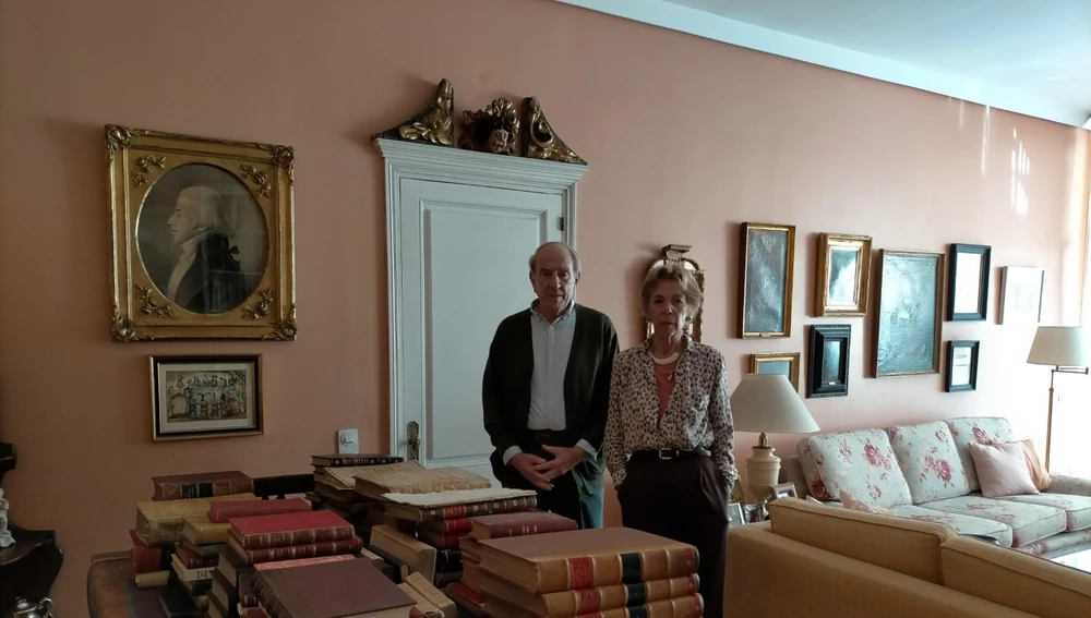 El matrimonio donante de la colección en su domicilio de Madrid
