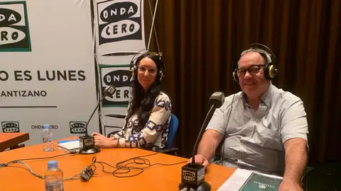 La concejal de Bienestar Social, Igualdad, Inmigración y Participación Ciudadana del Ayuntamiento de Orihuela, Almudena Baldó, y el arqueólogo municipal, Emilio Diz La concejal de Bienestar Social, Igualdad, Inmigración y Participación Ciudadana del Ayuntamiento de Orihuela, Almudena Baldó, y el arqueólogo municipal, Emilio Diz