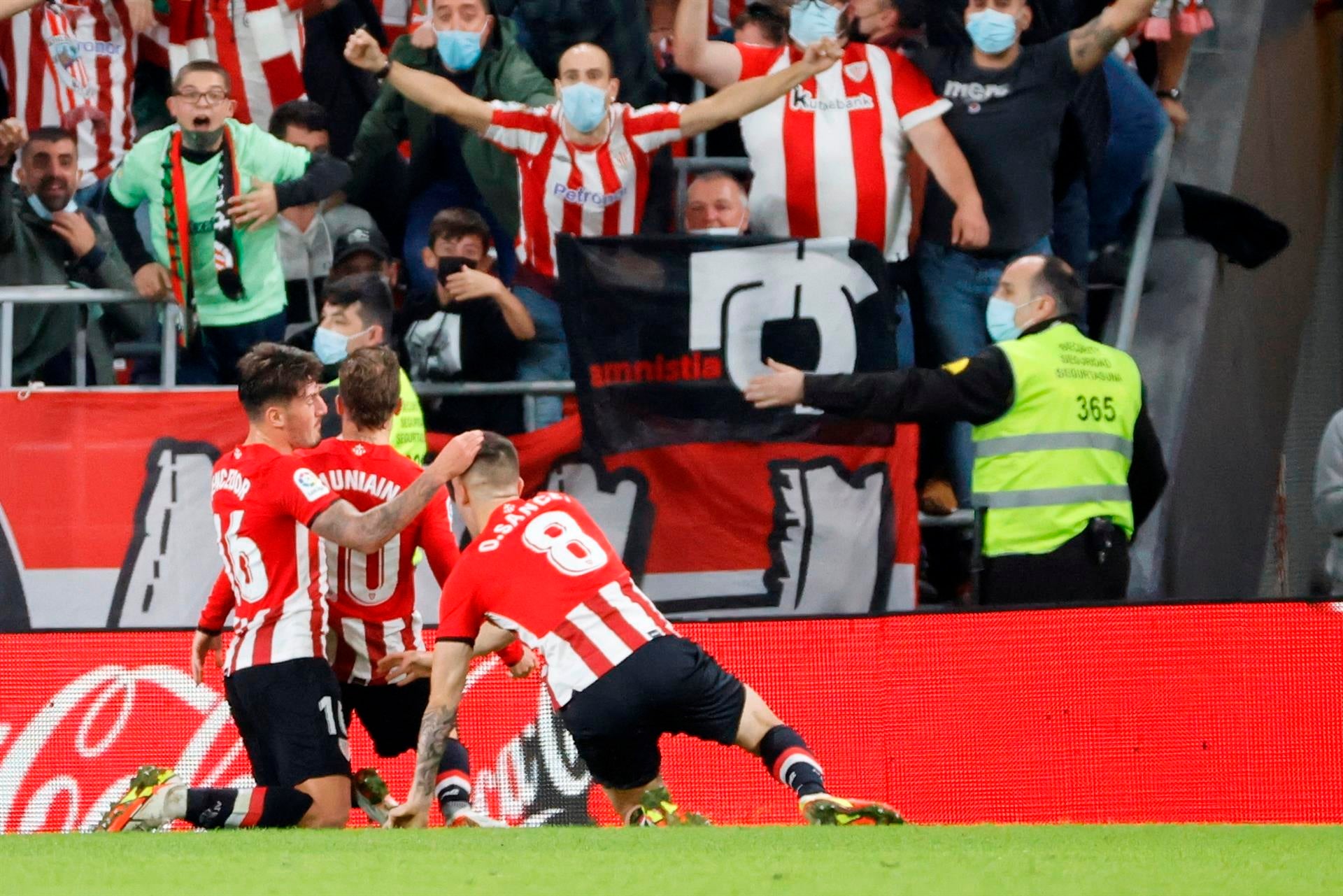 Un gol de penalti de Iker Muniain da la victoria al Athletic frente al Villarreal Un gol de penalti de Iker Muniain da la victoria al Athletic frente al Villarreal