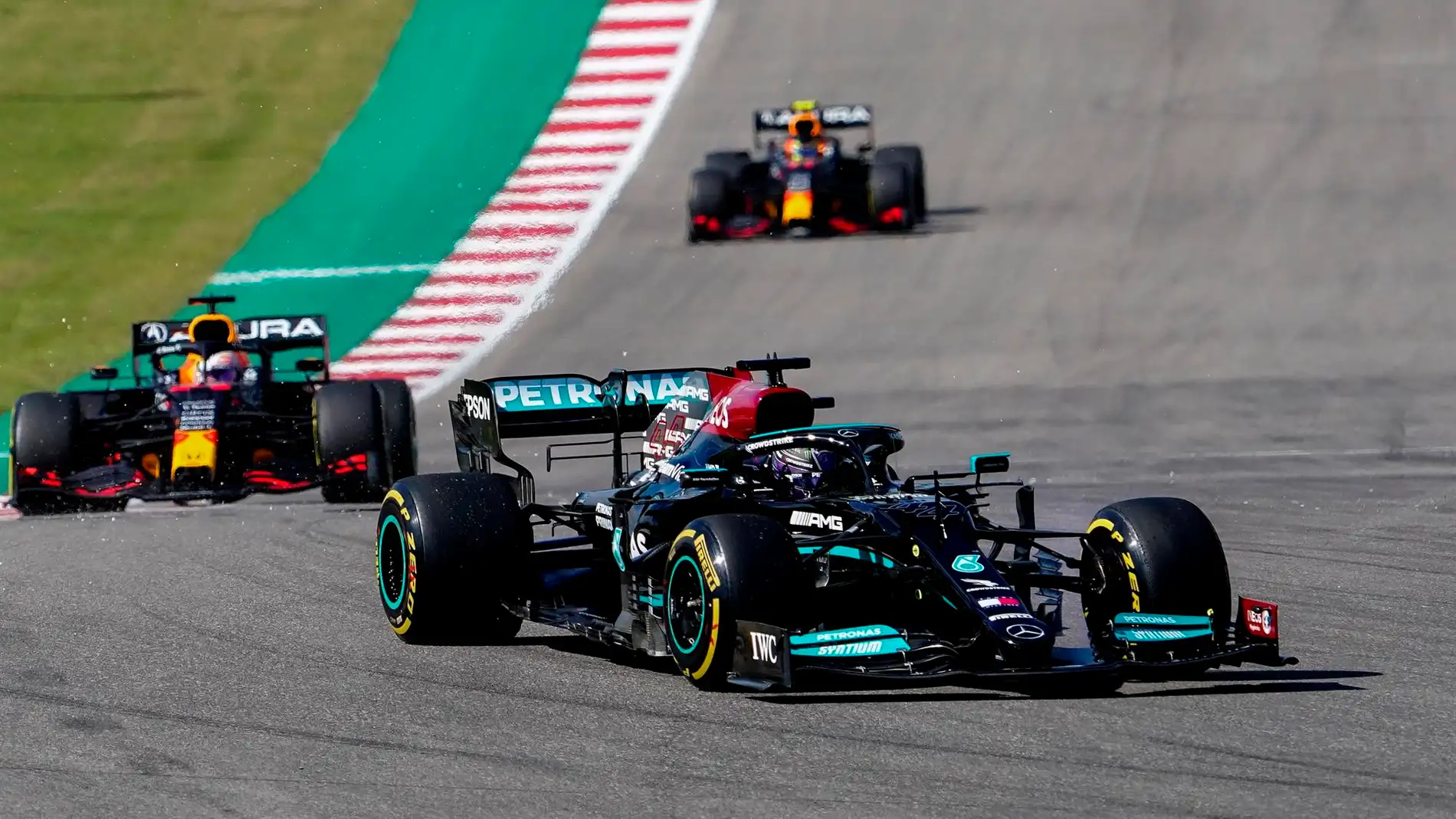 Lewis Hamilton y Max Verstappen durante el Gran Premio de Estados Unidos