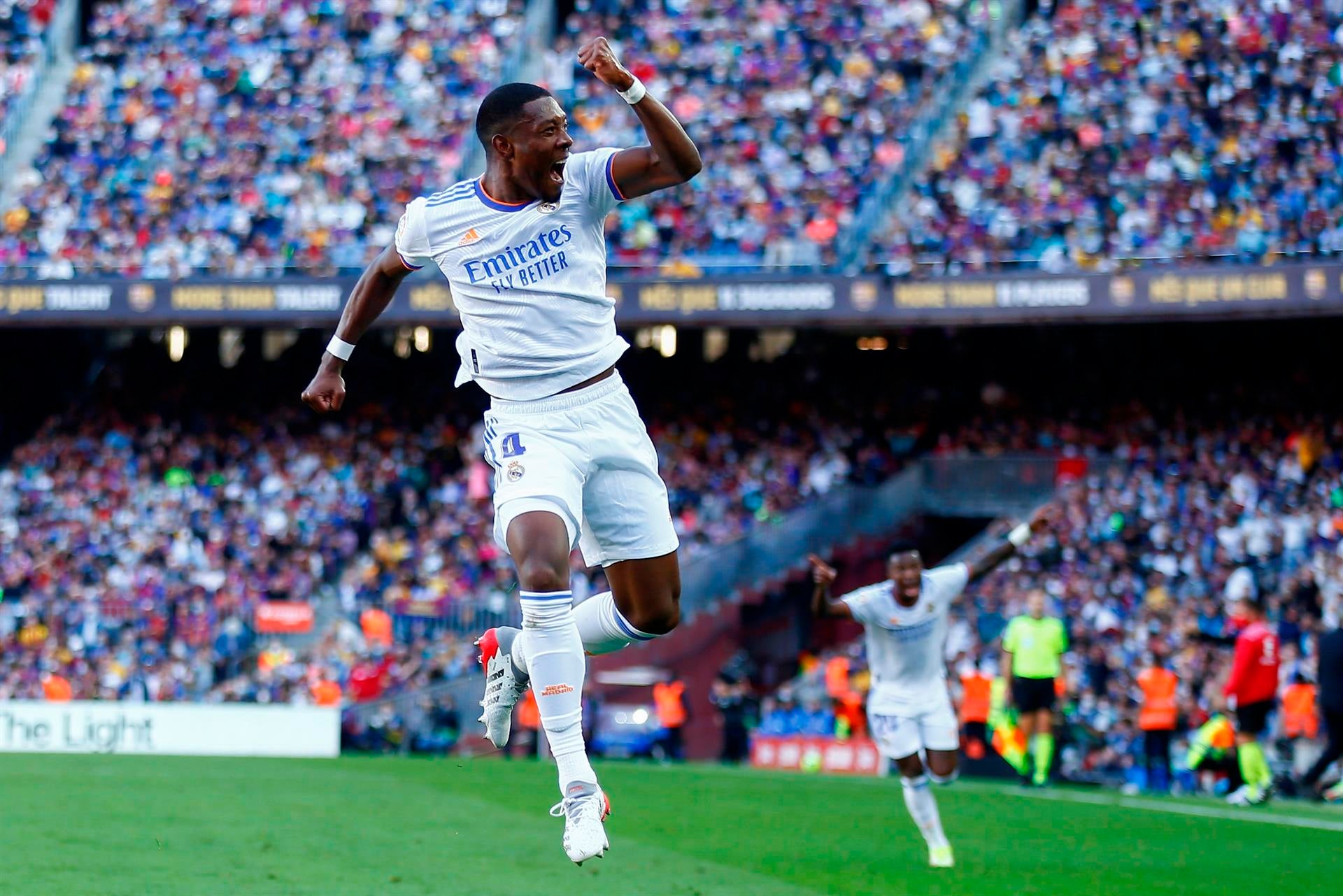 Alaba y Lucas Vázquez deciden el Clásico y dan al Real Madrid los tres puntos ante el Barça en el Camp Nou Alaba y Lucas Vázquez deciden el Clásico y dan al Real Madrid los tres puntos ante el Barça en el Camp Nou