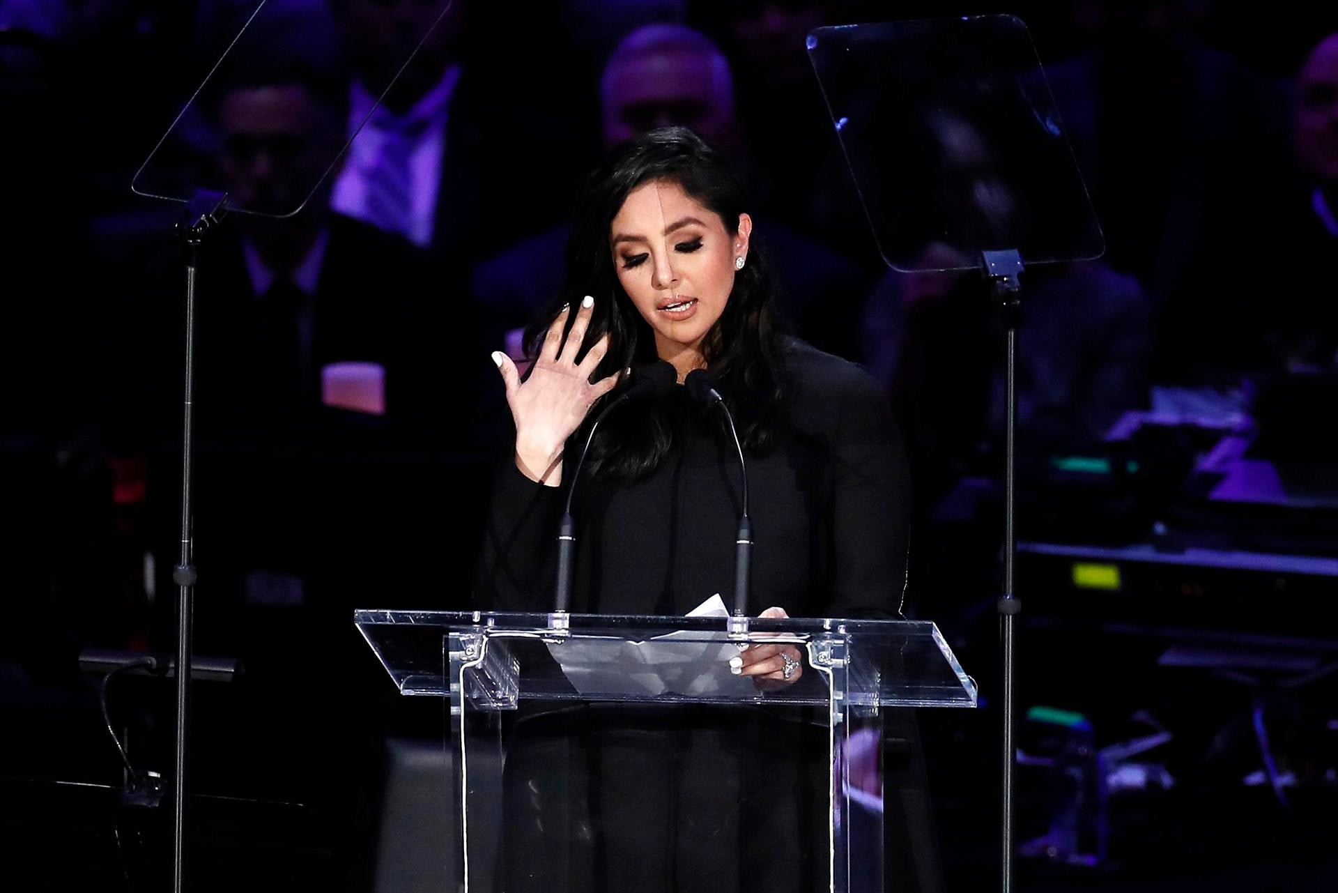 Vanessa Bryant cuenta el desgarrador momento en el que se enteró de la muerte de Kobe y de su hija Gianna Vanessa Bryant cuenta el desgarrador momento en el que se enteró de la muerte de Kobe y de su hija Gianna