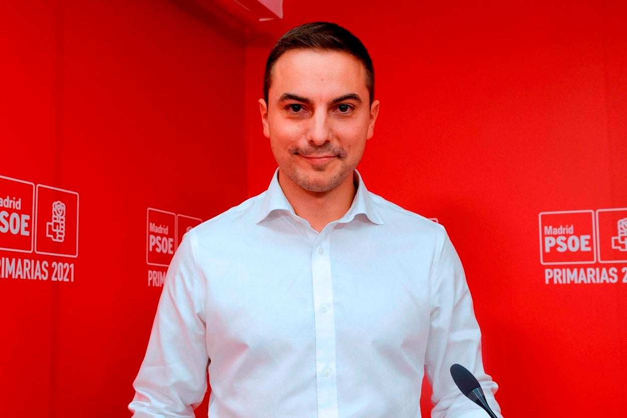 Juan Lobato gana las primarias del PSOE de Madrid: "Es el momento de estar a la altura" Juan Lobato gana las primarias del PSOE de Madrid: "Es el momento de estar a la altura"