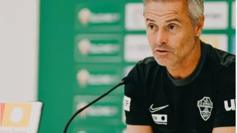 Fran Escribá, entrenador del Elche, en la previa del partido ante el Alavés. ELCHE CF
