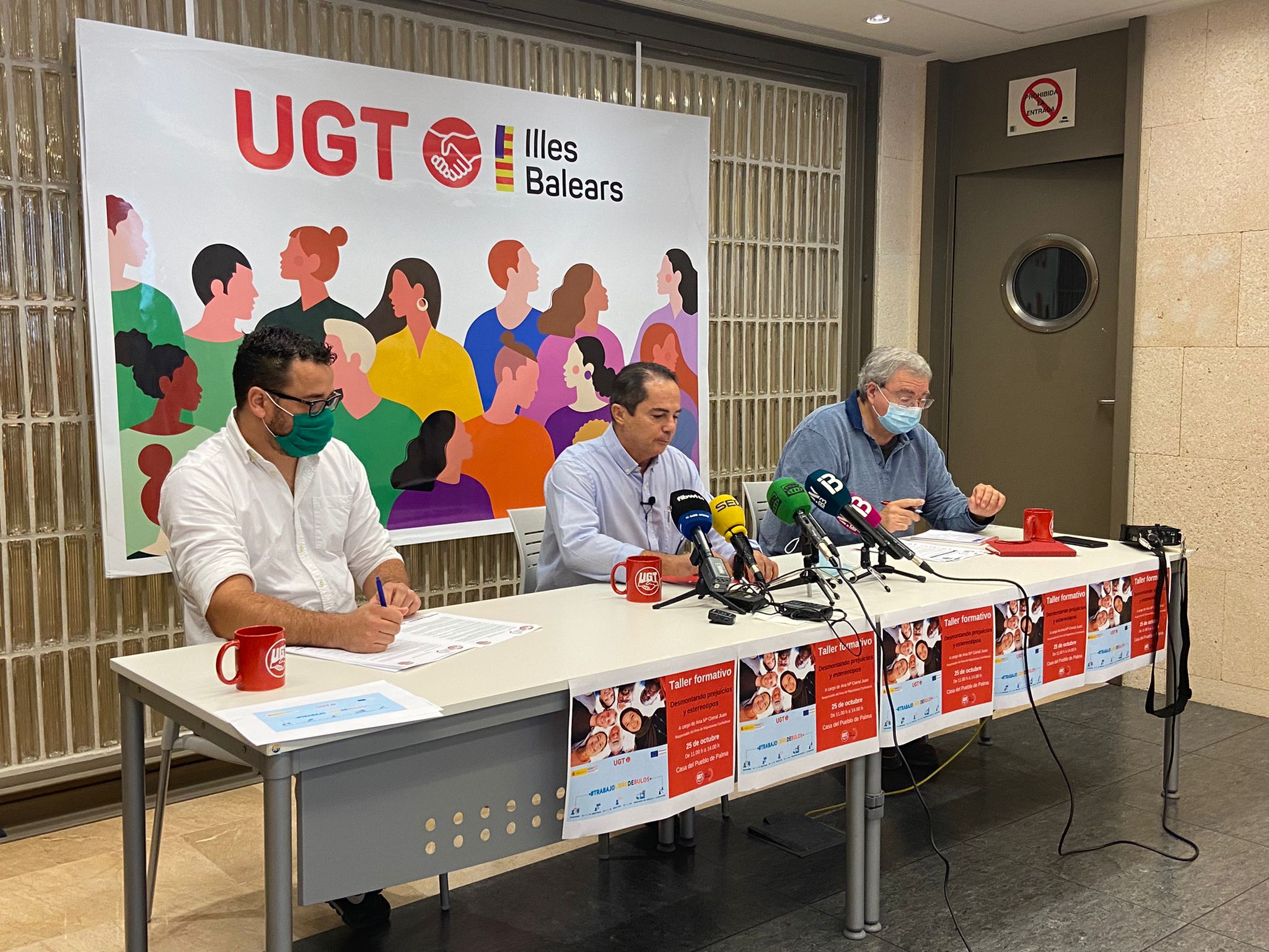 UGT responsabiliza a los alcaldes del conflicto de recogida de basuras UGT responsabiliza a los alcaldes del conflicto de recogida de basuras