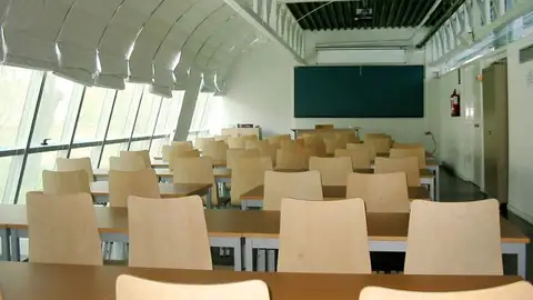 Aula de la Universidad de Alcalá La Universidad de Alcalá recupera la presencialidad total en sus aulas