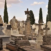 Cementerio de Valdepeñas Cementerio de Valdepeñas