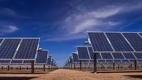 Imagen de archivo de una planta fotovoltaica. Badajoz