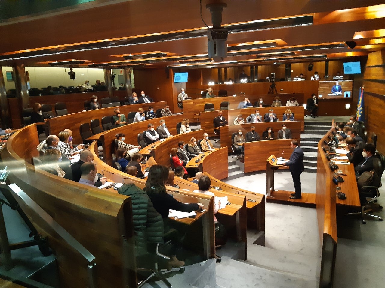 Barbón aspira a obtener 3.000 millones de Fondos Europeos con cinco proyectos y otros 400 millones en las Conferencias Sectoriales. Barbón aspira a obtener 3.000 millones de Fondos Europeos con cinco proyectos y otros 400 millones en las Conferencias Sectoriales.