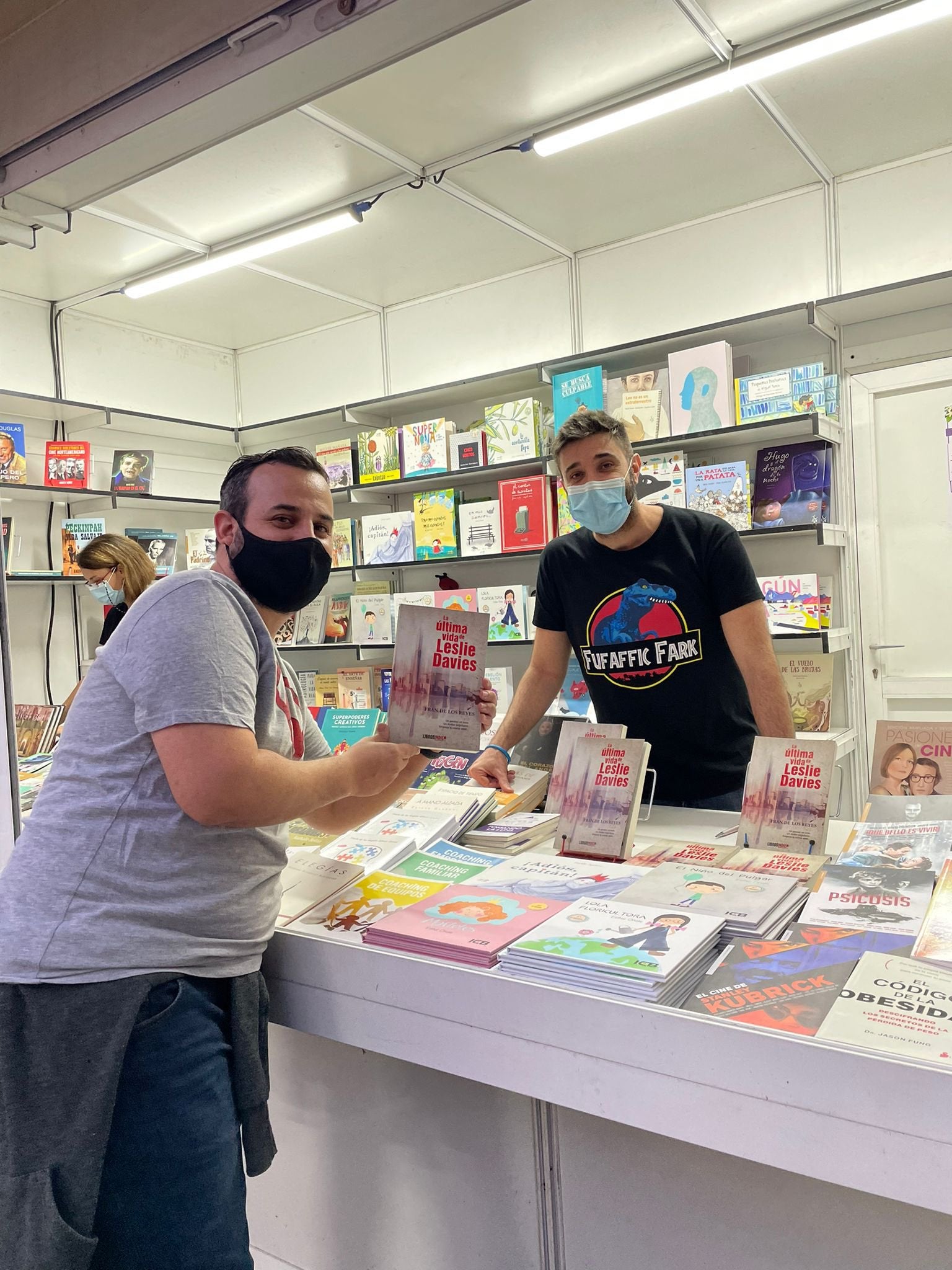 El escritor gaditano Fran Reyes lanza 'La última vida de Leslie Davies' El escritor gaditano Fran Reyes lanza 'La última vida de Leslie Davies'