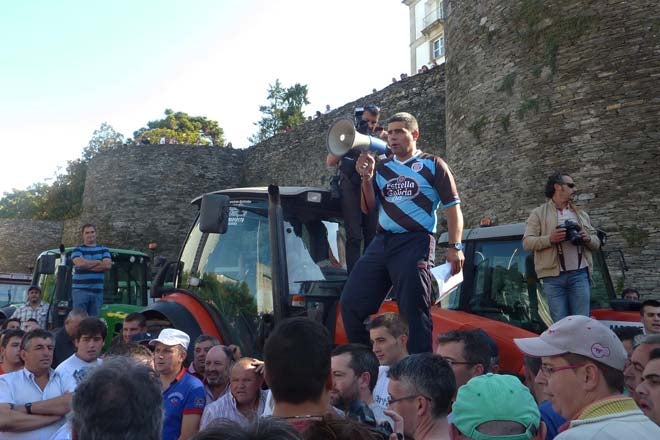 Vuelven las tractoradas a Lugo por los bajos precios de la leche Vuelven las tractoradas a Lugo por los bajos precios de la leche