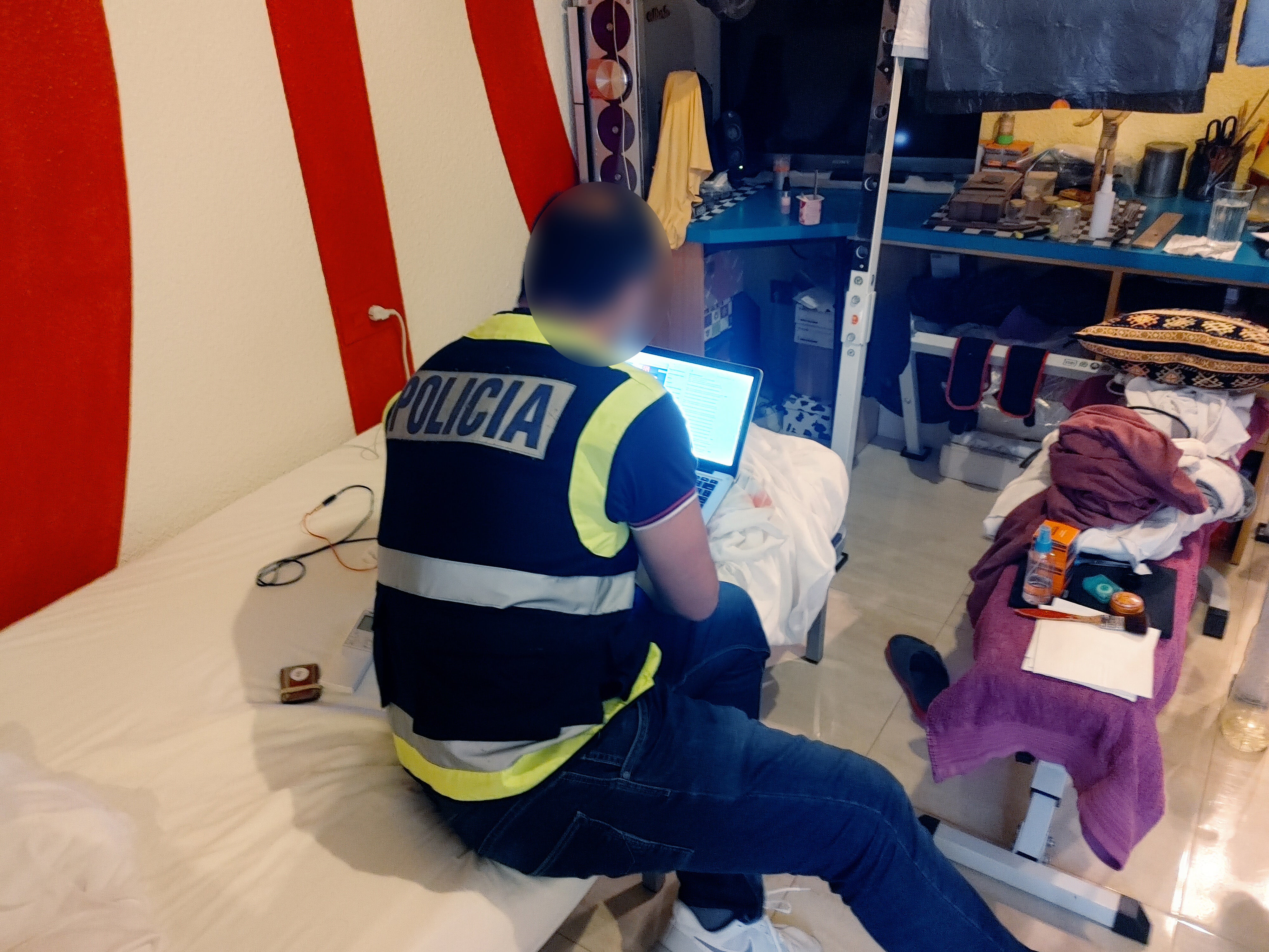 Detenido en Sant Joan D´Alacant un hombre por enviar fotos de sus genitales a una menor de 10 años Detenido en Sant Joan D´Alacant un hombre por enviar fotos de sus genitales a una menor de 10 años