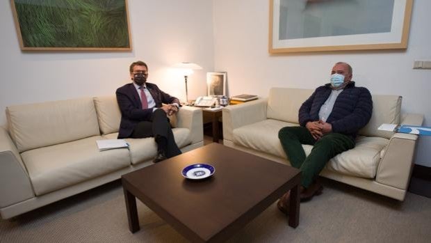 Juan Carlos Serrano López nuevo senador en representación de la Comunidad Juan Carlos Serrano López nuevo senador en representación de la Comunidad