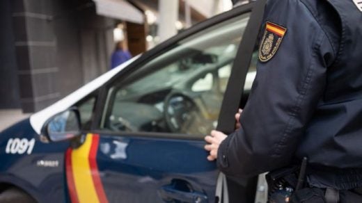 Detienen 3 personas en Ciutadella por robar con un cuchillo a otra en plena calle Detienen 3 personas en Ciutadella por robar con un cuchillo a otra en plena calle