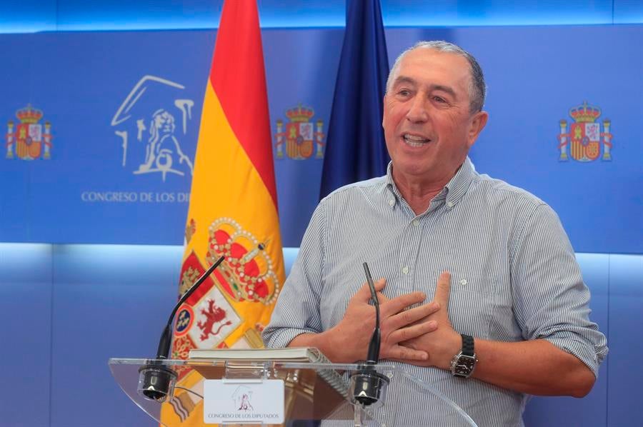 Baldoví asegura sentirse "dolido" porque Alberto Rodríguez esté "en su casa" y Espinosa de los Monteros "condenado por fraude" en el Congreso Baldoví asegura sentirse "dolido" porque Alberto Rodríguez esté "en su casa" y Espinosa de los Monteros "condenado por fraude" en el Congreso