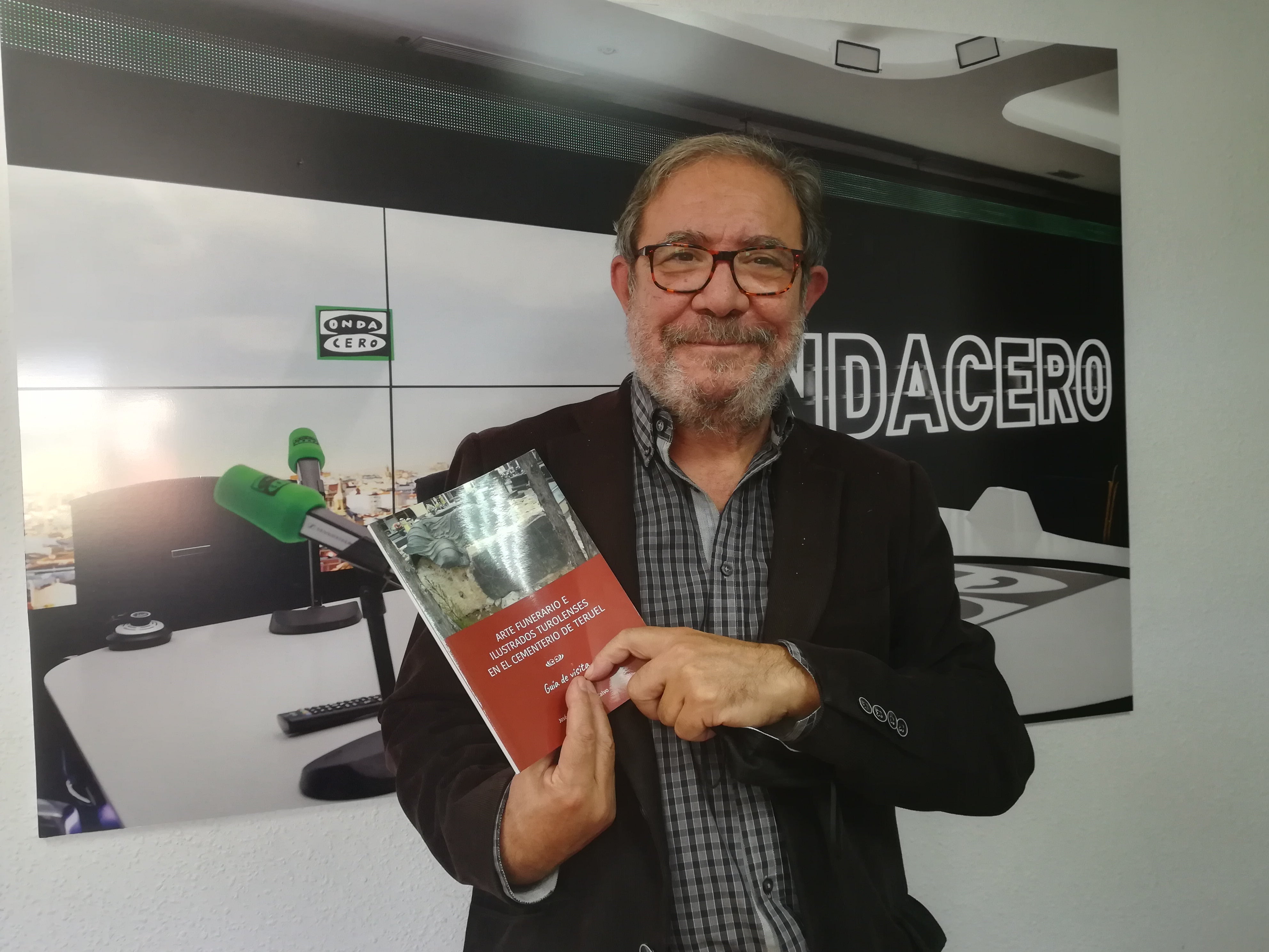 Recorre el cementerio de Teruel a través de una guía Recorre el cementerio de Teruel a través de una guía