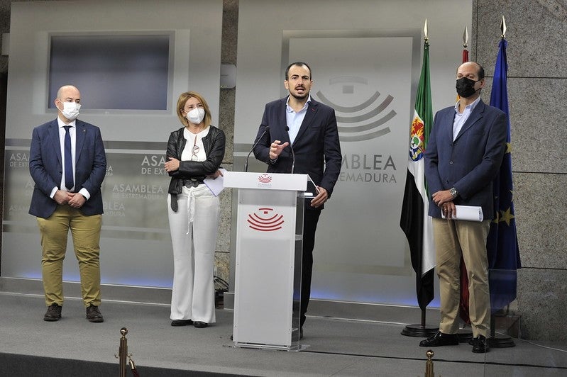 PP y Cs han registrado una enmienda conjunta a la totalidad del Proyecto de Ley de Presupuestos extremeños para el año 2022 PP y Cs han registrado una enmienda conjunta a la totalidad del Proyecto de Ley de Presupuestos extremeños para el año 2022