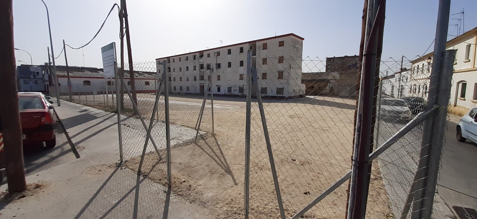 Los edificios ruinosos de la barriada José Antonio serán derruidos en la segunda quincena de noviembre Los edificios ruinosos de la barriada José Antonio serán derruidos en la segunda quincena de noviembre