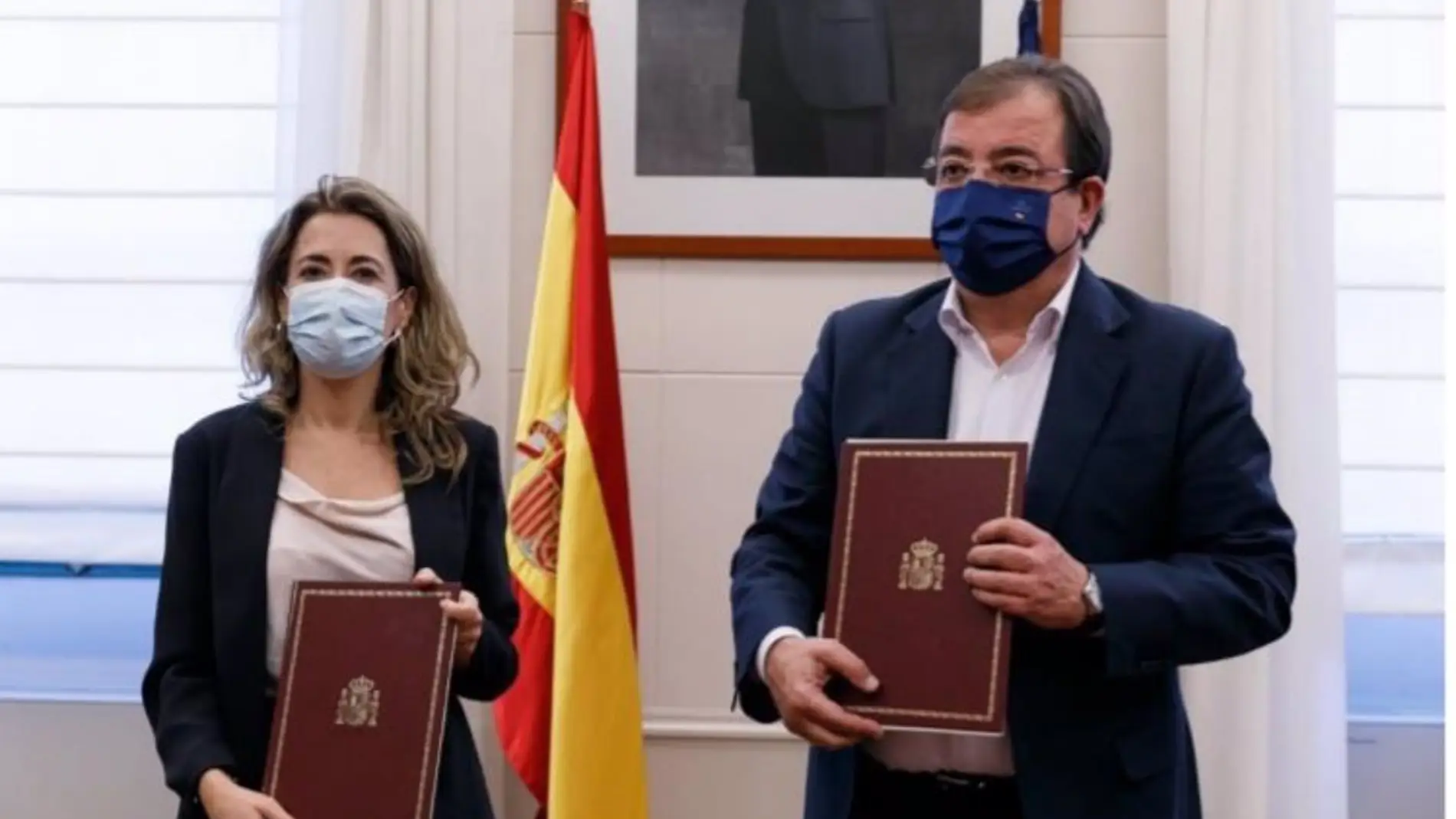 Raquel Sánchez y Vara firman el acuerdo de cesión de la Avenida Martín Palomino y la Avenida España de Plasencia