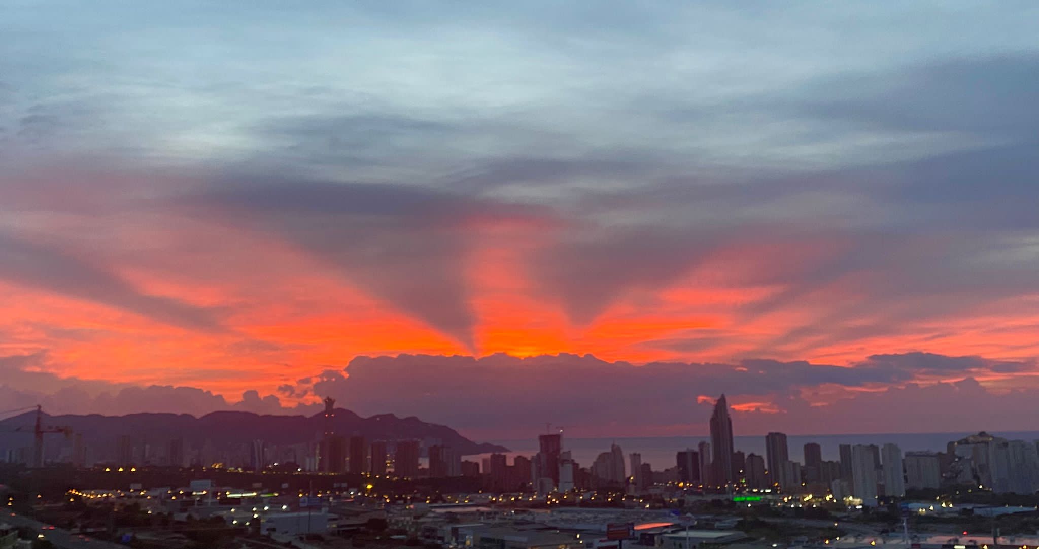 Cielos nubosos con probabilidad de tormenta para hoy martes en Benidorm, La Vila Joiosa y Altea Cielos nubosos con probabilidad de tormenta para hoy martes en Benidorm, La Vila Joiosa y Altea