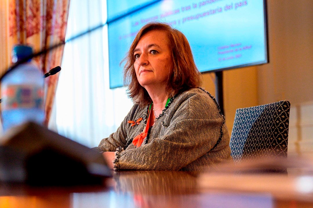 La Airef y el Banco de España enfrían las previsiones económicas del Gobierno La Airef y el Banco de España enfrían las previsiones económicas del Gobierno