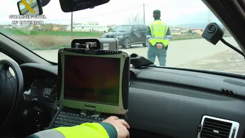 Radar de la Guardia Civil en un control de tráfico