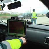 Imagen de archivo de un radar de la Guardia Civil en un control de tráfico. Imagen de archivo de un radar de la Guardia Civil en un control de tráfico.