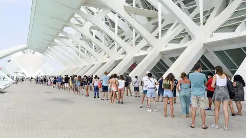 Vacunación en la Ciutat de Les Arts de València Vacunación en la Ciutat de Les Arts de València