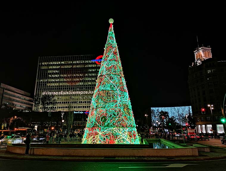 Comienza el montaje de las luces navideñas Comienza el montaje de las luces navideñas