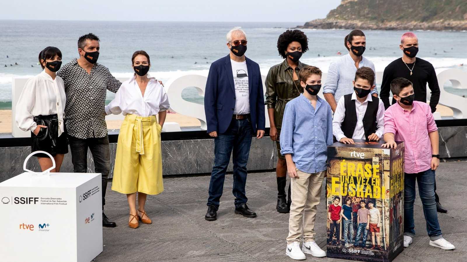Manu Gómez: "Quería homenajear a quienes se fueron a Euskadi a construir una vida" Manu Gómez: "Quería homenajear a quienes se fueron a Euskadi a construir una vida"