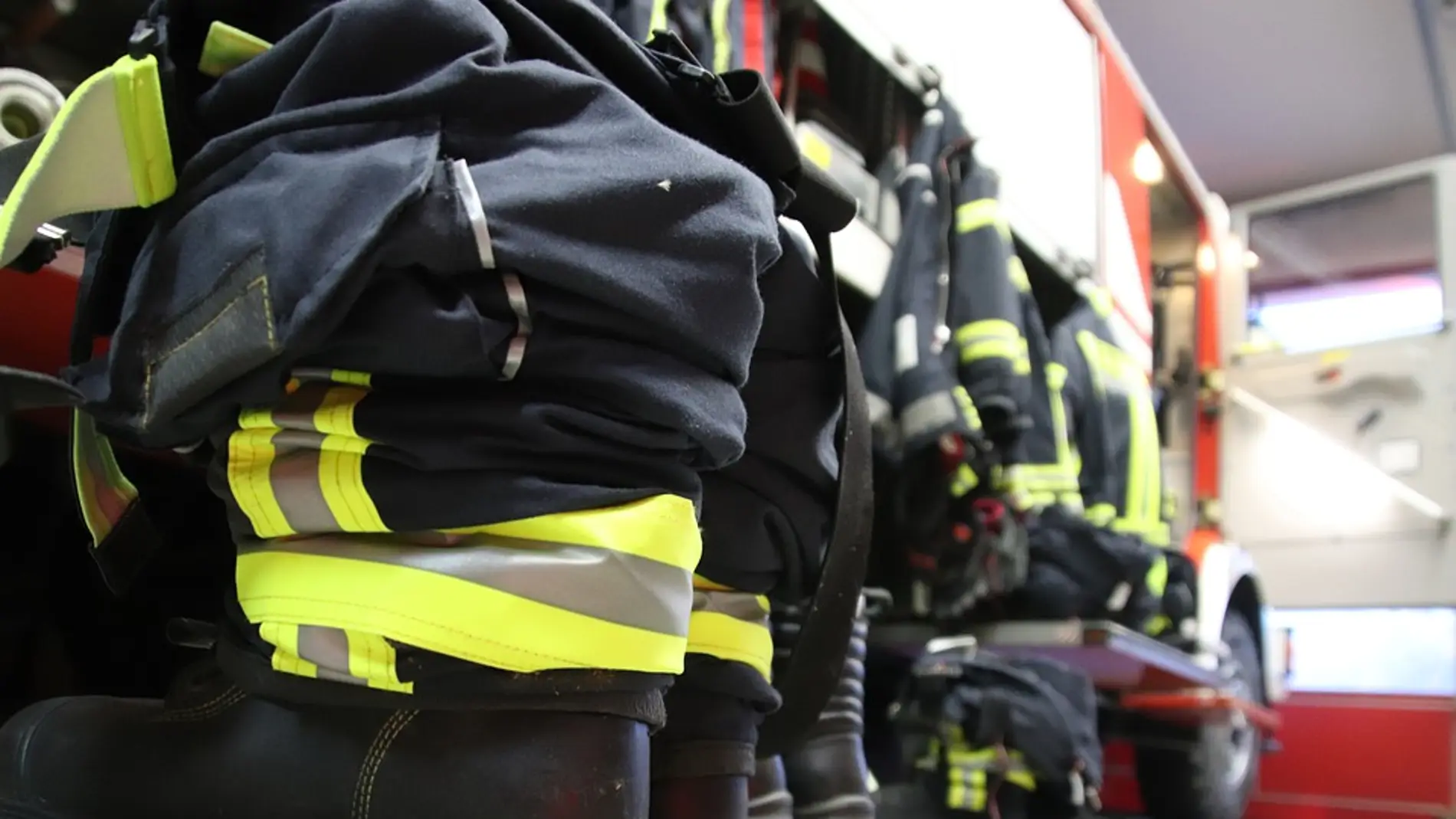 Tres efectivos y nuevos equipos para los bomberos