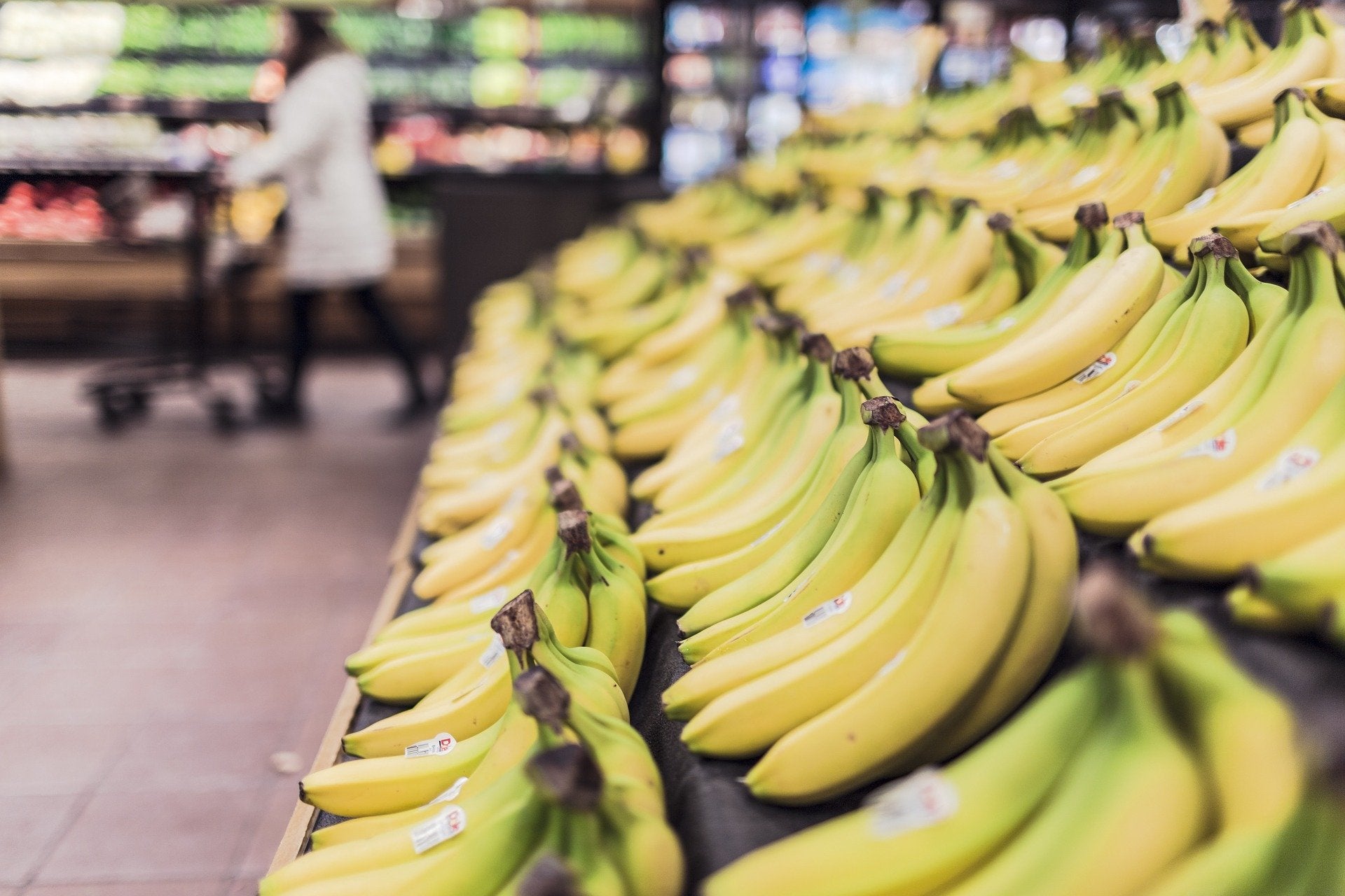 Las cofradías oscenses adquieren plátanos de Canarias para ayudar a La Palma Las cofradías oscenses adquieren plátanos de Canarias para ayudar a La Palma