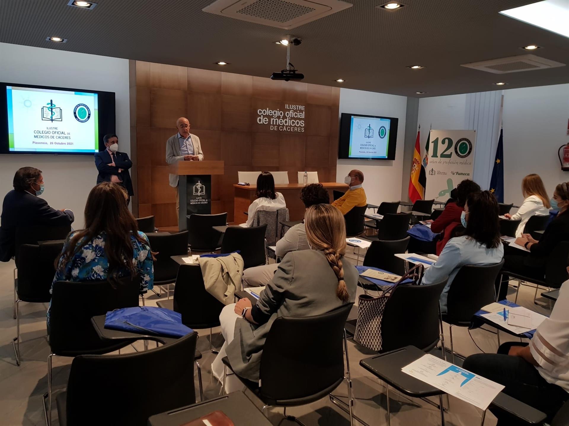 El Colegio de Médicos da la bienvenida a los 73 nuevos residentes se formarán en Cáceres El Colegio de Médicos da la bienvenida a los 73 nuevos residentes se formarán en Cáceres