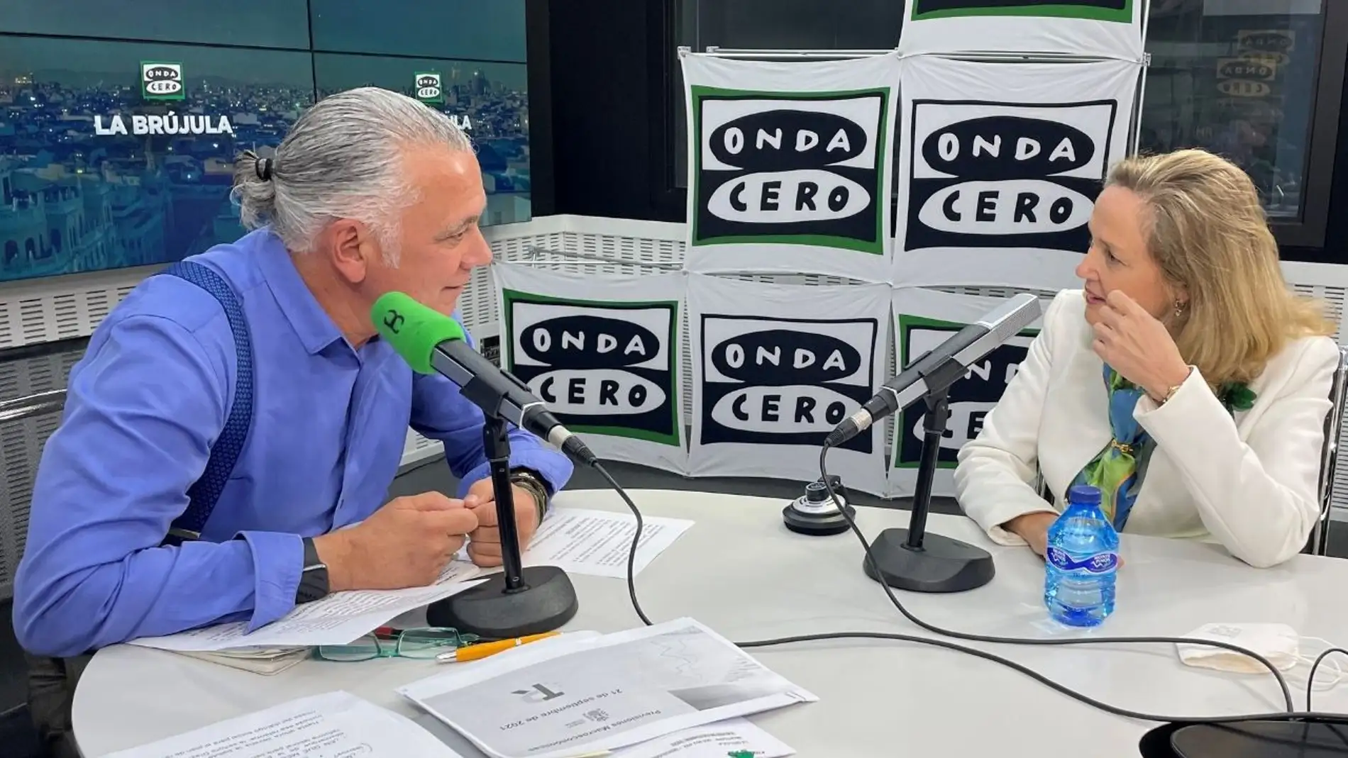 Nadia Calviño durante la entrevista en 'La brújula' con Juan Ramón Lucas Nadia Calviño durante la entrevista en 'La brújula' con Juan Ramón Lucas