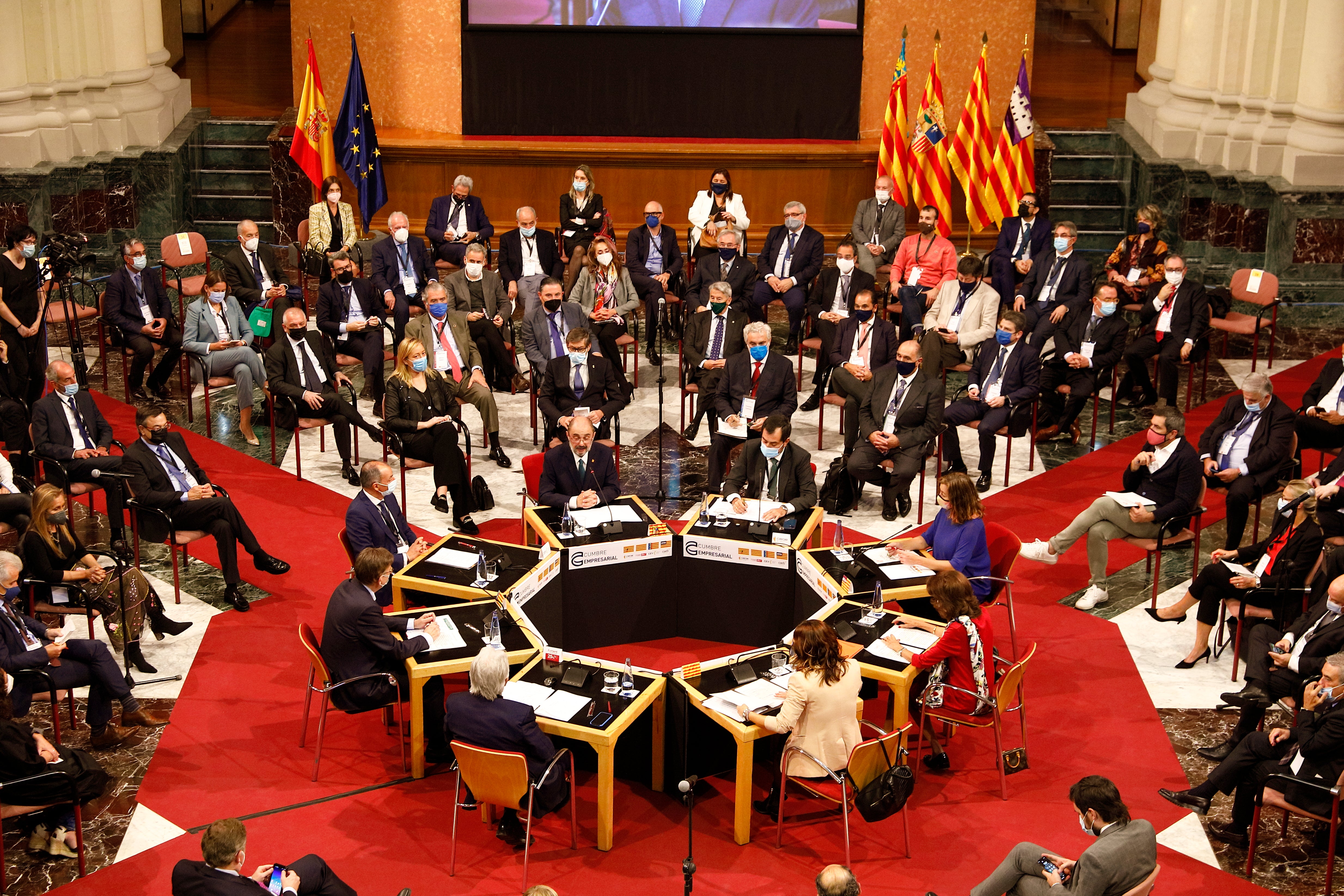 Aragón, Cataluña, Comunidad Valenciana y Baleares suman fuerzas para impulsar su economía Aragón, Cataluña, Comunidad Valenciana y Baleares suman fuerzas para impulsar su economía