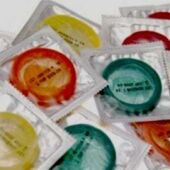 Malasia crea el "primer preservativo unisex" del mundo 