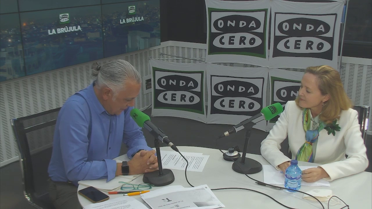 Vídeo completo de la entrevista de Nadia Calviño en 'La brújula' con Juan Ramón Lucas Vídeo completo de la entrevista de Nadia Calviño en 'La brújula' con Juan Ramón Lucas