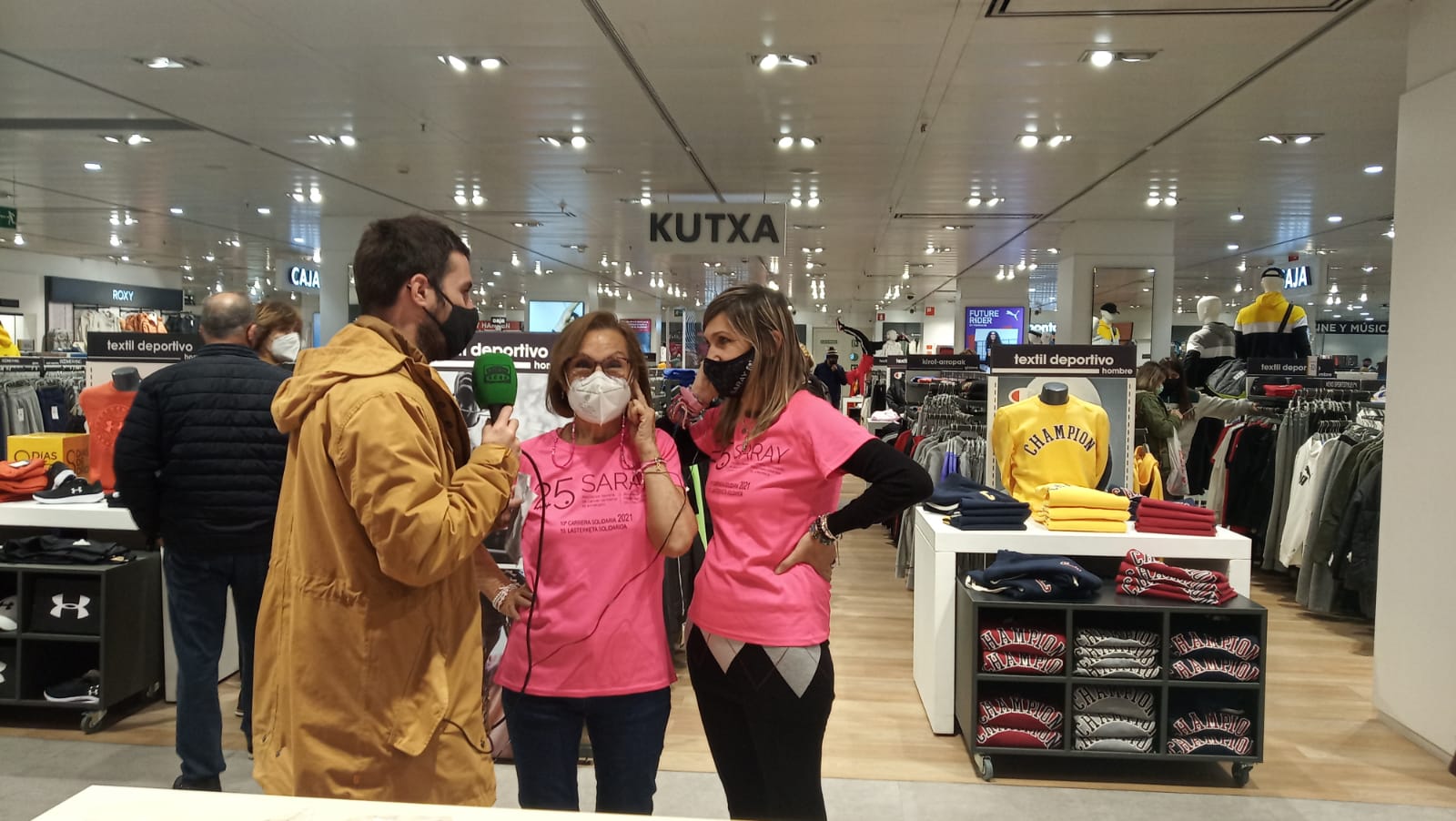 La "Marea Rosa" de Saray para ayudar a la investigación del cáncer de mama La "Marea Rosa" de Saray para ayudar a la investigación del cáncer de mama
