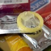Malasia crea el "primer preservativo unisex" del mundo