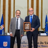 Entrega da Medalla de Ouro do Liceo a Manuel Baltar Entrega da Medalla de Ouro do Liceo a Manuel Baltar