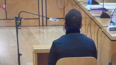 El acusado durante su uso al derecho a la última palabra El acusado durante su uso al derecho a la última palabra