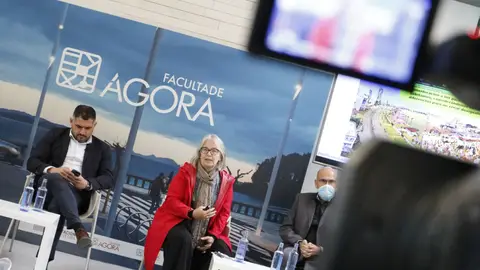 Zaida Muxí, especialista en perspectiva de xénero na conferencia da Facultade Ágora que hoxe abordou a ‘Inclusión social’ Más de Uno Pontevedra