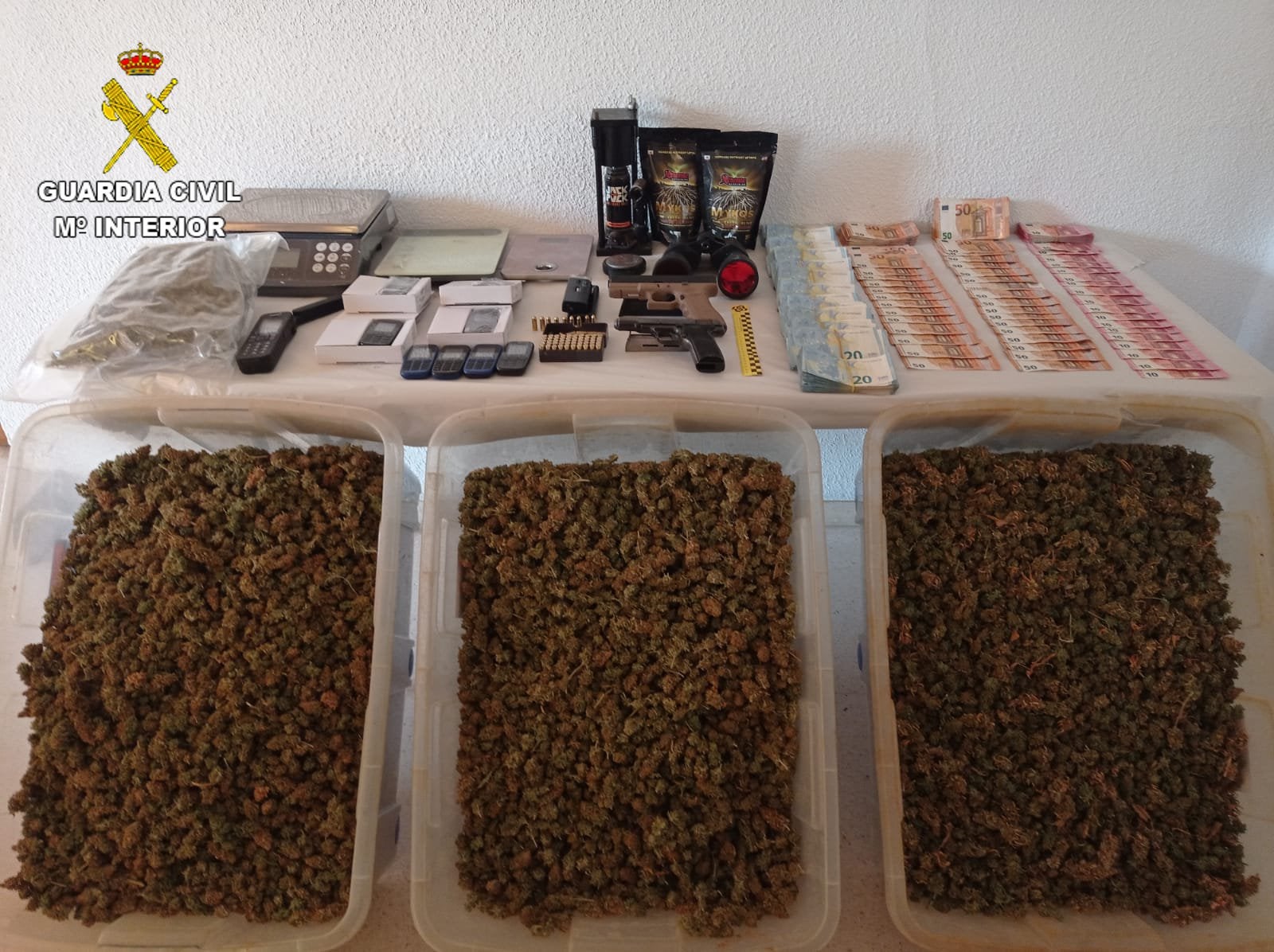 Cinco detenidos y desmantelado un punto de venta de drogas en La Torre de Esteban Hambrán (Toledo) Cinco detenidos y desmantelado un punto de venta de drogas en La Torre de Esteban Hambrán (Toledo)