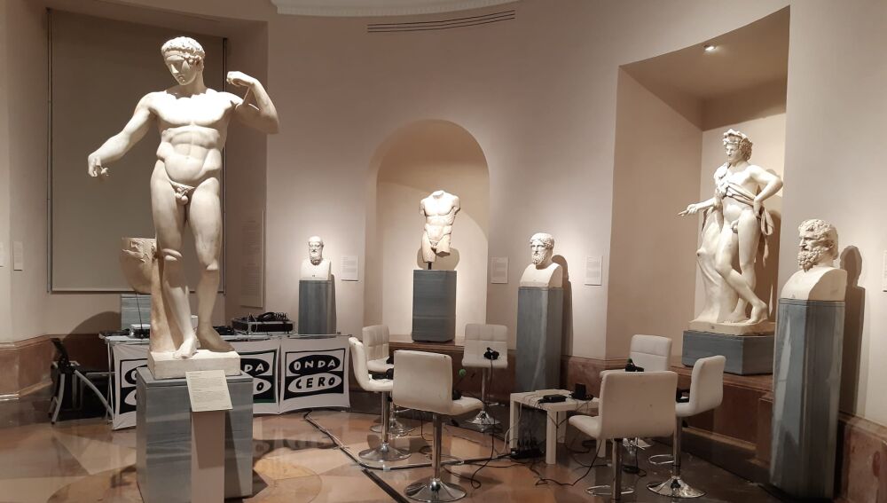 Sala del Museo del Prado desde donde se realiza el programa 'Más de uno' con Carlos Alsina
