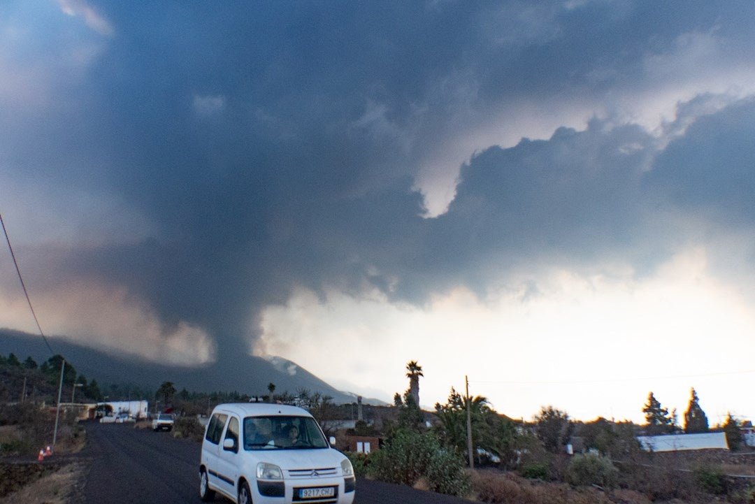 Registran siete rayos volcánicos en La Palma en las últimas horas Registran siete rayos volcánicos en La Palma en las últimas horas