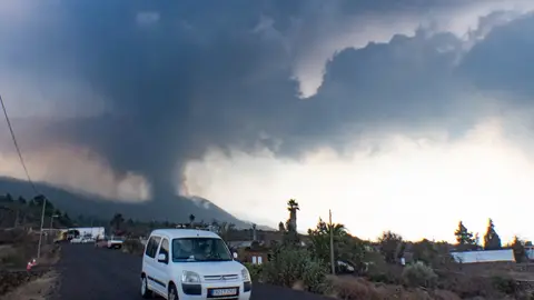 Registran siete rayos volcánicos en La Palma en las últimas horas Registran siete rayos volcánicos en La Palma en las últimas horas